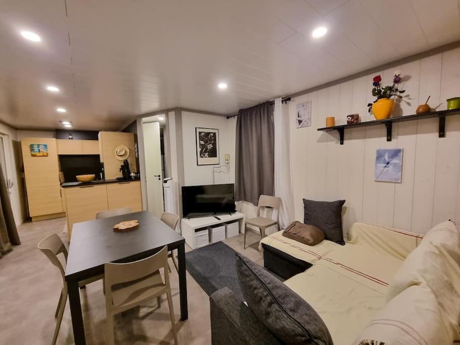 La Cabane 27 ~ Chalet Cosy Au Bord Du Lac De Peyre Labouheyre Ngoại thất bức ảnh